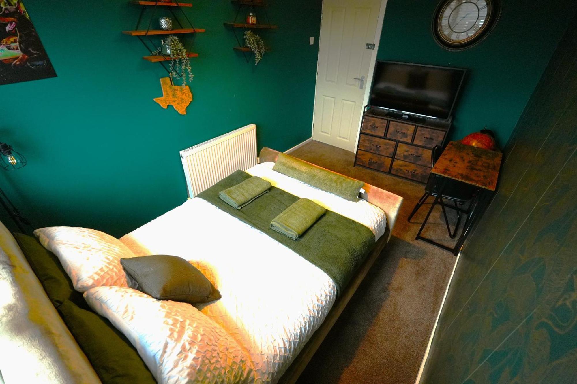 Detached Homestay - Super, King & Double Rooms - Leyland, Preston, Chorley, Lancashire Exteriör bild