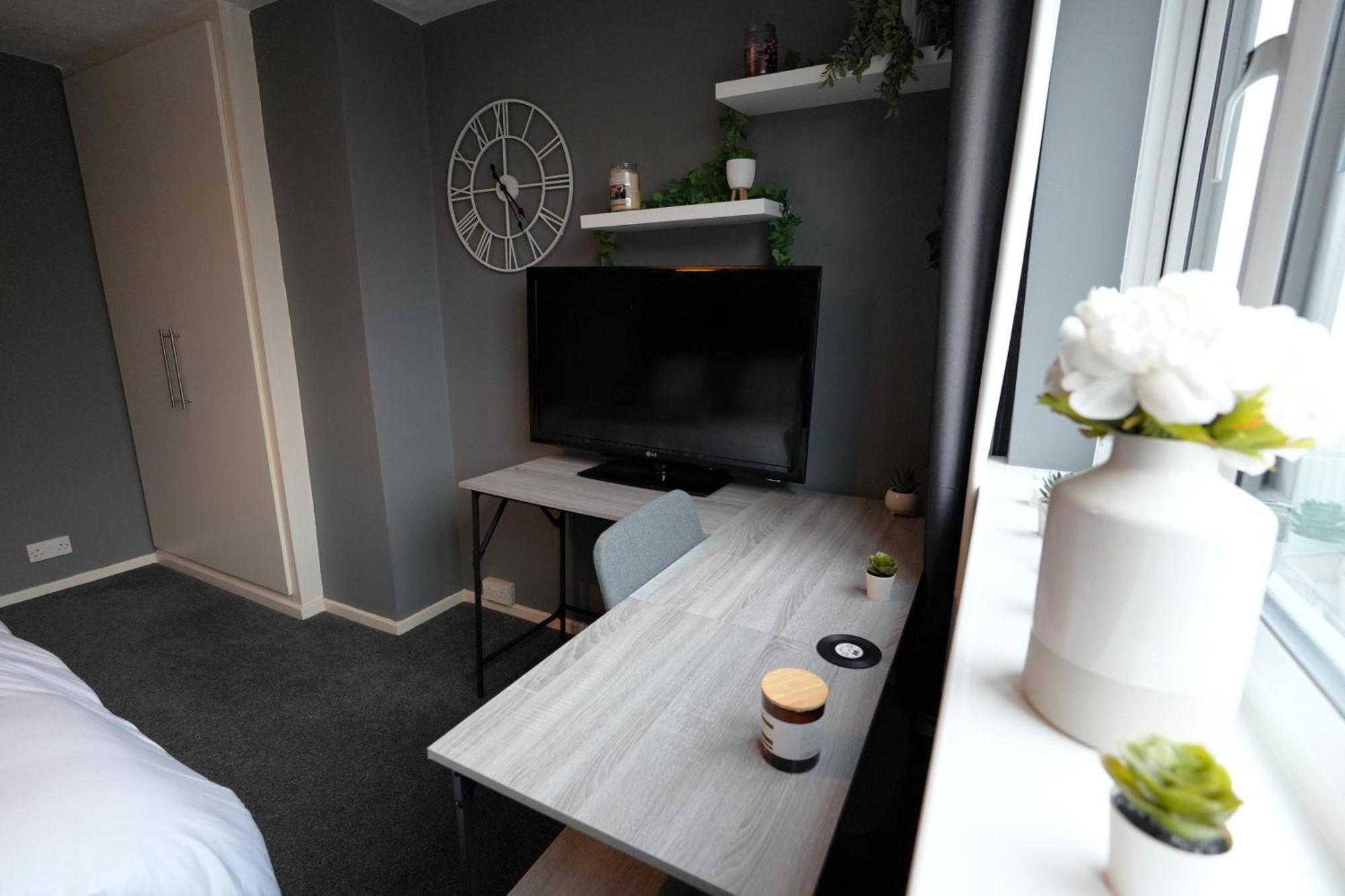 Detached Homestay - Super, King & Double Rooms - Leyland, Preston, Chorley, Lancashire Exteriör bild
