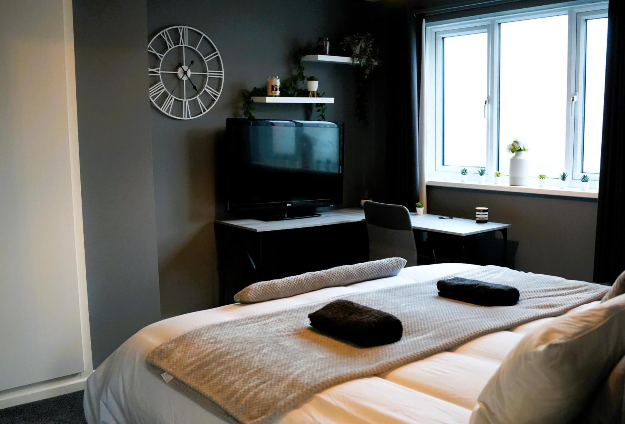 Detached Homestay - Super, King & Double Rooms - Leyland, Preston, Chorley, Lancashire Exteriör bild