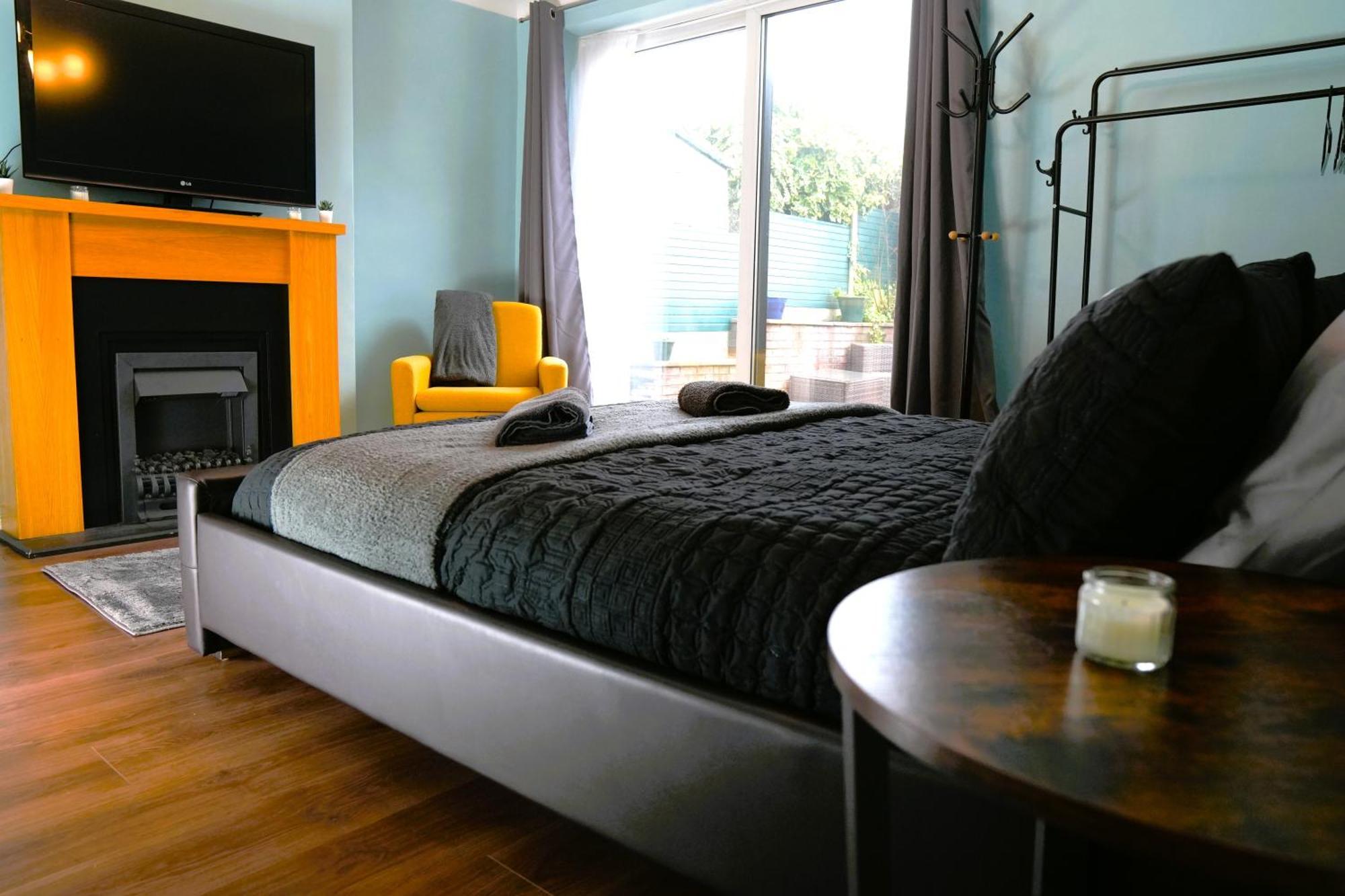 Detached Homestay - Super, King & Double Rooms - Leyland, Preston, Chorley, Lancashire Exteriör bild